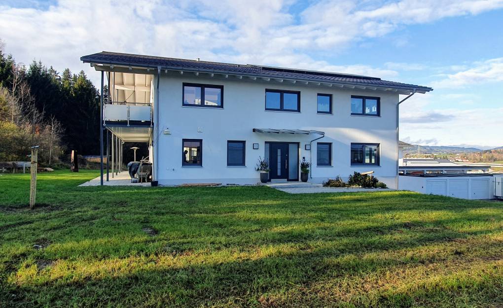 Filser IV GmbH - Bürogebäude Eingang Ost