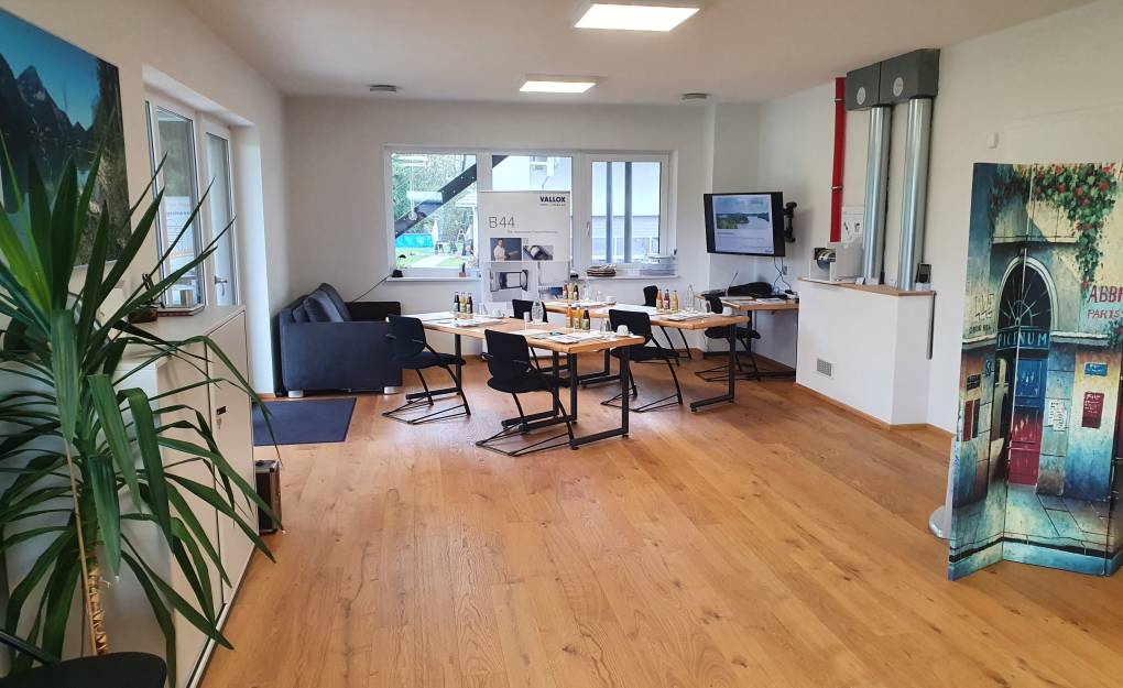 Filser IV GmbH - Vortragsraum vor Umbau